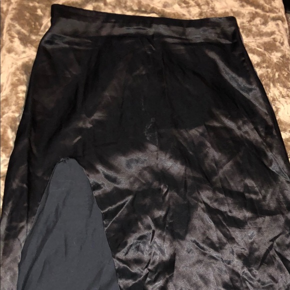 “Silk/satin” maxi skirt with high slit. Size 6. Sexy. - Picture 3 of 5